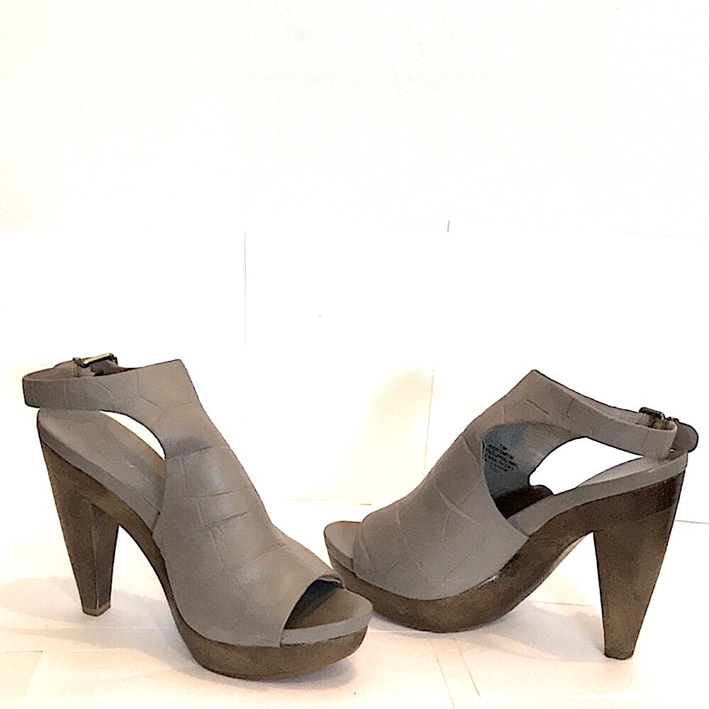 Kenneth Cole grey leather wood heels. - Picture 1 of 6